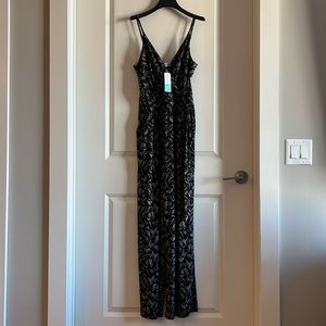 NWT - KAILEIGH - Rochelle Knit Jumpsuit - Sz Medium